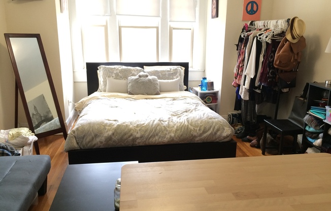 1 bed, 1 bath, 577 sqft, $2,400, Unit 01-057