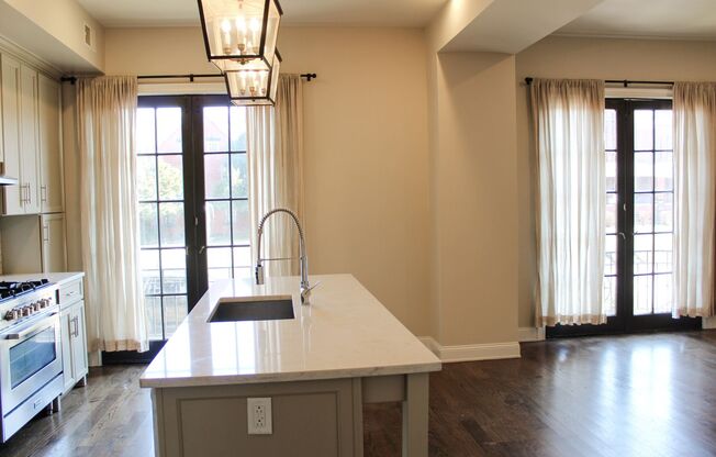 1 bed, 1 bath, 832 sqft, $1,645, Unit 202