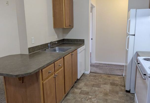 3 beds, 2 baths, 1,180 sqft, $1,625, Unit C103