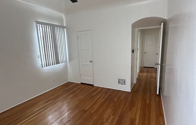 1 bed, 1 bath, $2,800, Unit 170 N. ARNAZ DRIVE #4