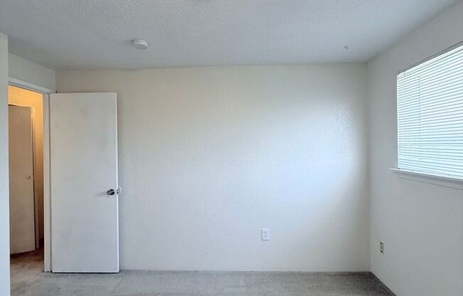 2 beds, 1.5 baths, 942 sqft, $1,325, Unit 4321B02