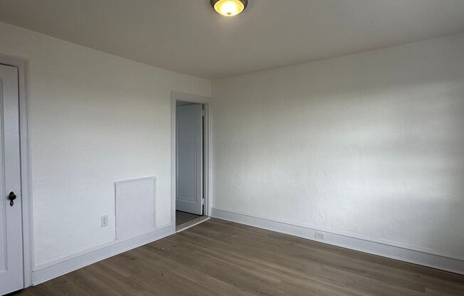 Bright 1 Bed Apartment- Upper Darby