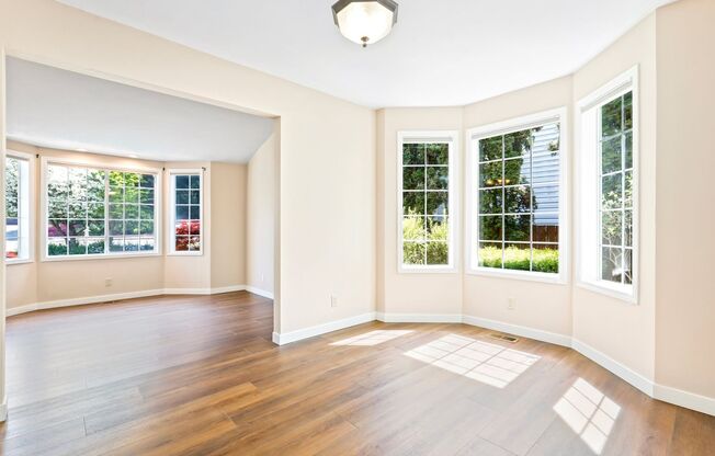 Beautiful Renovated Four Bedroom House for Rent in Renton Washington