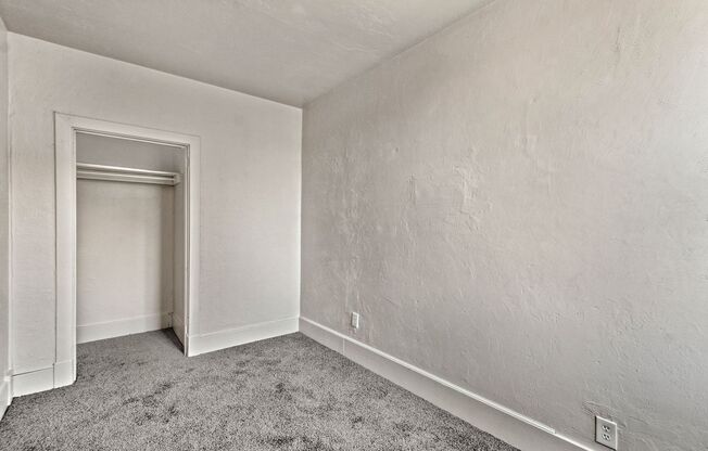 2 beds, 1 bath, 800 sqft, $949, Unit 111 W Lincoln Ave #21