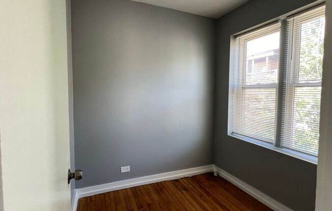 Studio, 1 bath, 350 sqft, $1,100