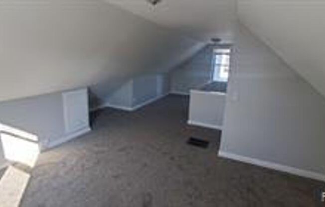 3 beds, 1 bath, $1,500