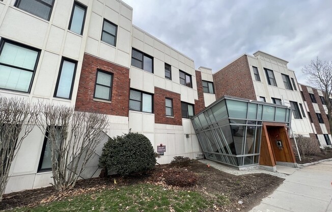 99 CHESTNUT HL ST