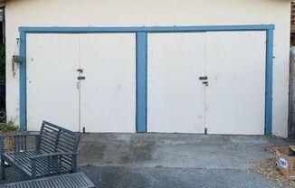 Spencer St. (823-825)