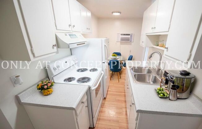 2 beds, 1 bath, 700 sqft, $1,349, Unit 09