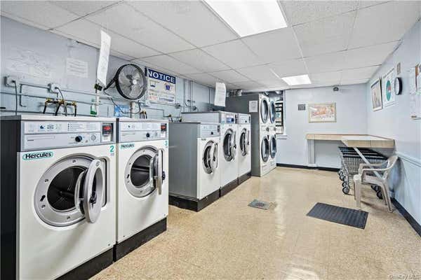 Studio, 1 bath, 400 sqft, $1,825