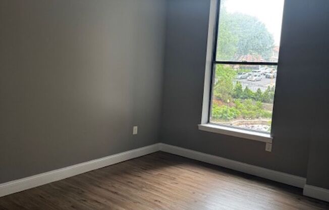 2 beds, 1 bath, 965 sqft, $1,899, Unit 109