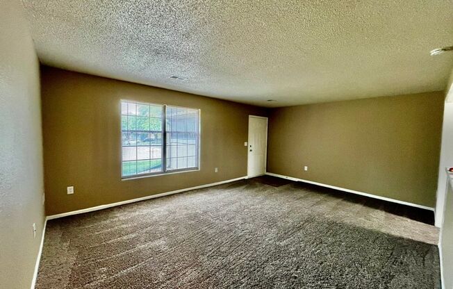 2 beds, 1 bath, $1,025, Unit 4016 SW 8th St Ter Apt B