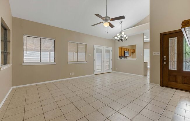 Move in ready rental property located in NW San Antonio!