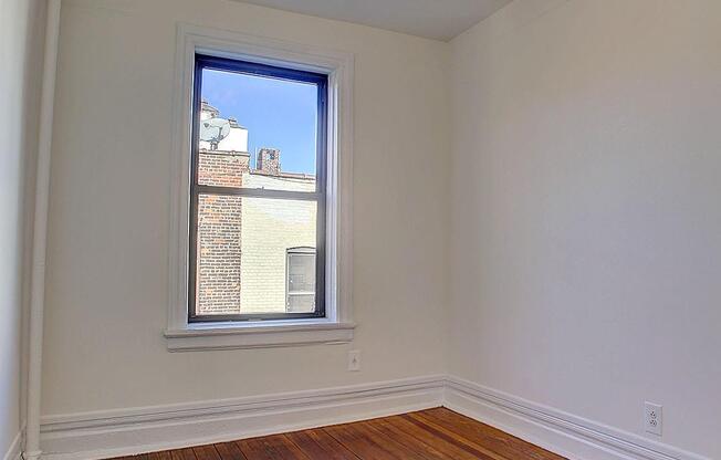 511 W 169 ST