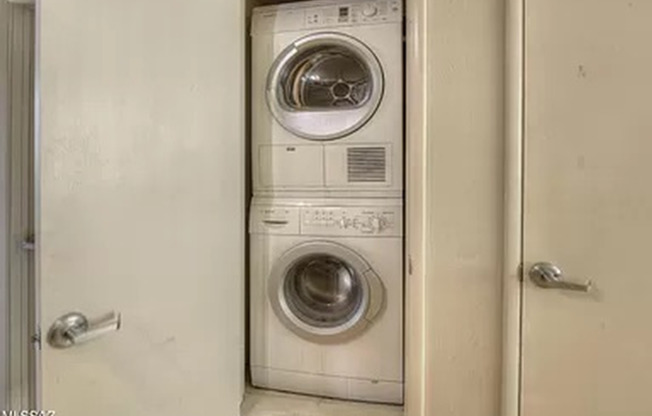 3 beds, 2 baths, $2,100, Unit 55 Cherry-206