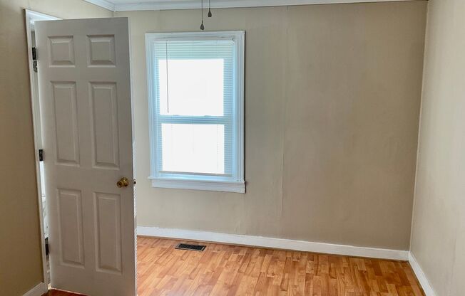 2 beds, 1 bath, $975