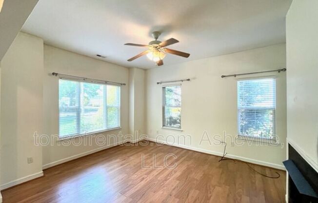 24 SCOTTISH CIR