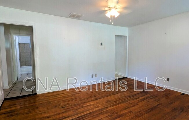 370 ROOSEVELT CIR NE
