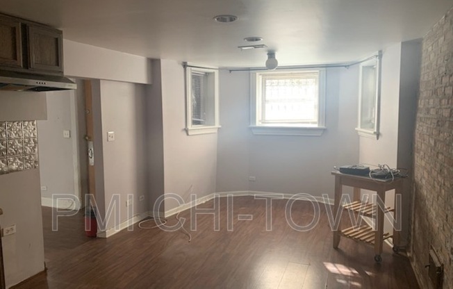 1114 E 62 ST