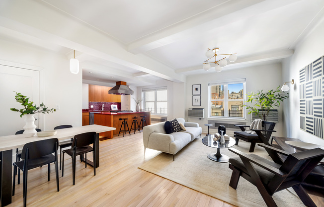 227 E 57 ST