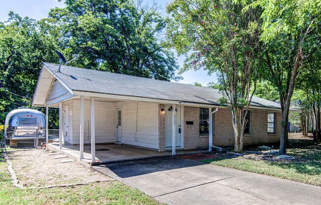 Stylish North Austin Home with Modern Upgrades & Outdoor Oasis