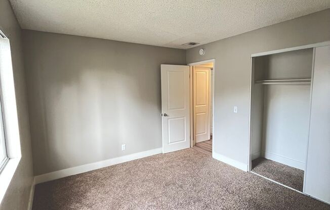 2 beds, 1 bath, 896 sqft, $2,250, Unit 006