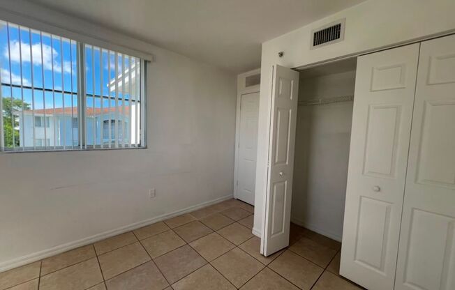 3 beds, 2 baths, 1,079 sqft, $2,700, Unit 13770-301