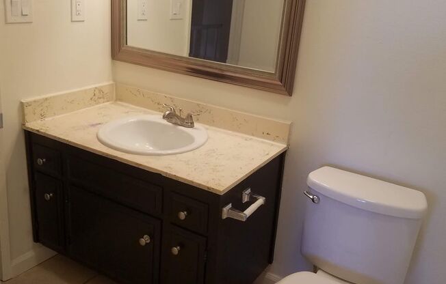2 beds, 1.5 baths, 1,090 sqft, $1,650, Unit 38