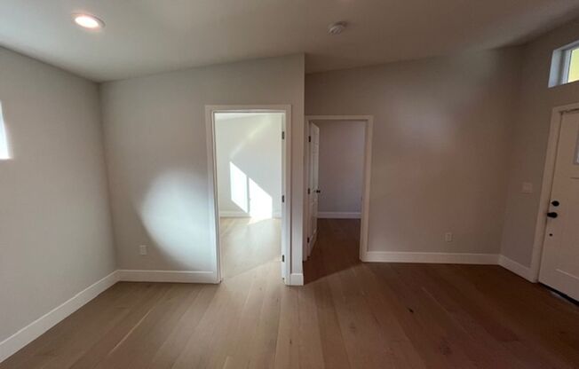 2 beds, 1 bath, $2,395, Unit ADU