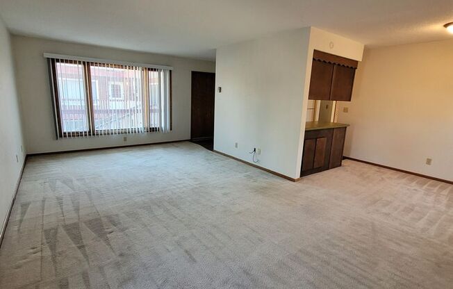 2 beds, 1 bath, 960 sqft, $825, Unit 6