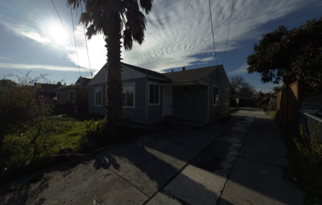 1245 LAUREL AVE