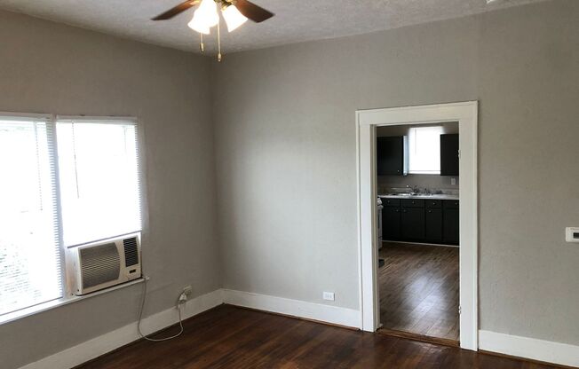 2 beds, 1 bath, $1,395