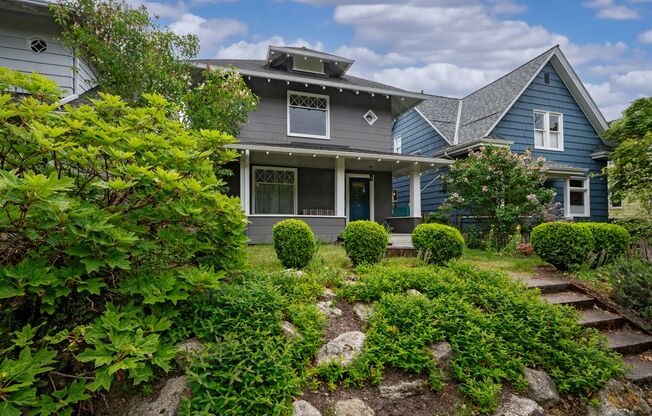 Charming & Spacious 4-Square 3 BR/1.75 BA Home in Sought After Capitol Hill