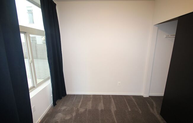 LUXURY BALLARD TOWNHOME W HIGH END FINISHES, VIEWS & EASY COMMUTE!