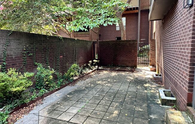 2 beds, 1.5 baths, $1,800, Unit UNIT D