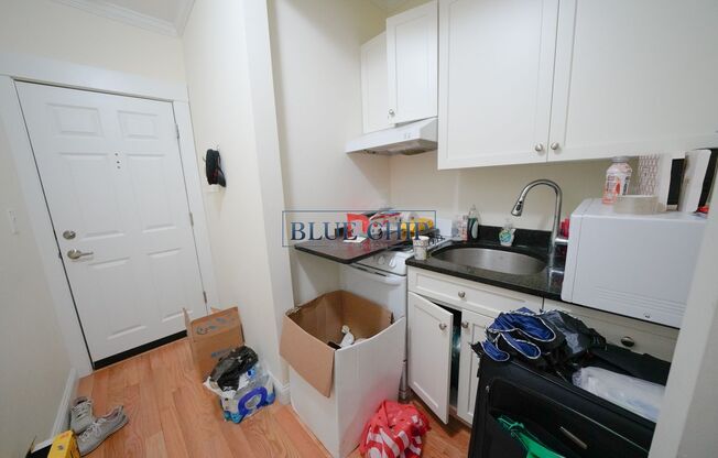 Studio, 1 bath, 309 sqft, $1,850, Unit 11