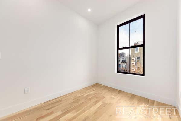 24 MARCONI PL