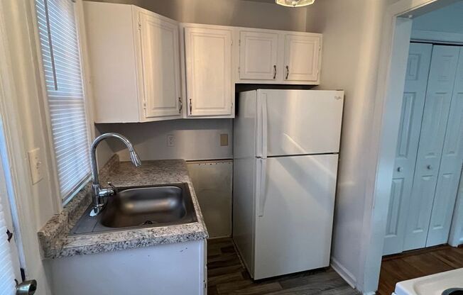 2 beds, 1 bath, $1,200