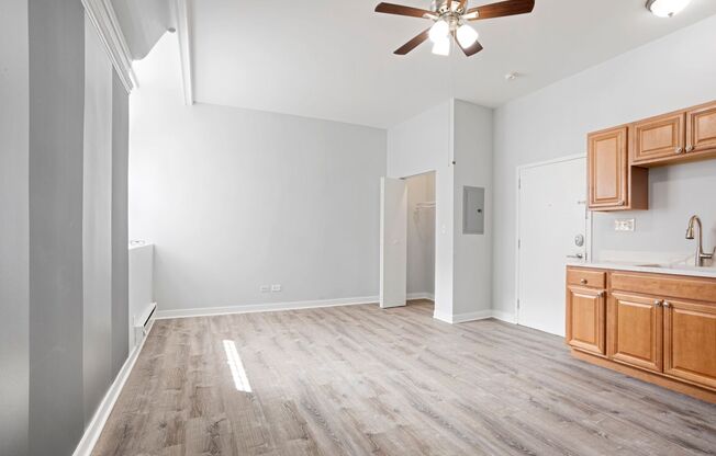 Studio, 1 bath, 250 sqft, $1,350, Unit 7450-G2