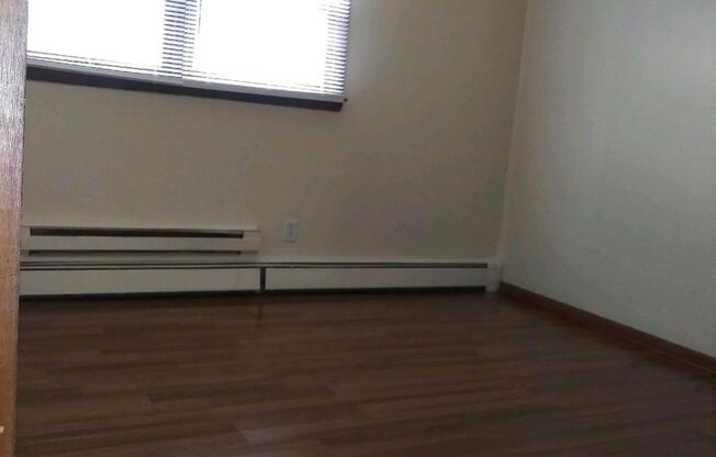 2 beds, 1 bath, 900 sqft, $925