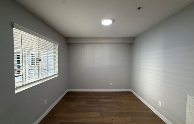 1 bed, 1 bath, 726 sqft, $2,655, Unit E-215