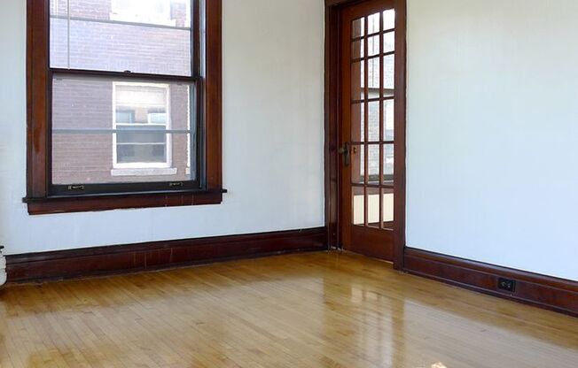 1 bed, 1 bath, 410 sqft, $960, Unit 22 - 12