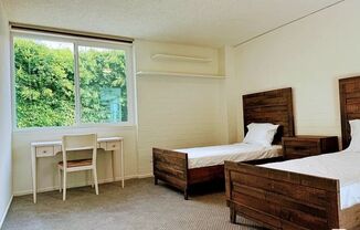 540 Kelton Ave. #306