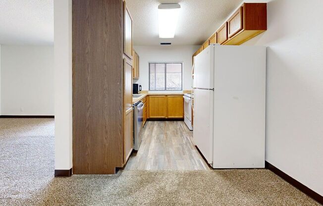 2 beds, 1 bath, 1,050 sqft, $995, Unit 201-302E