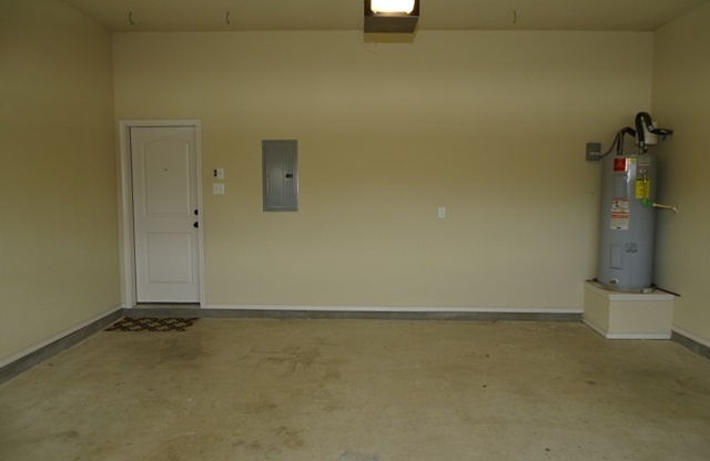 3 beds, 2.5 baths, $1,695