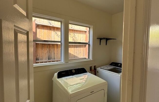 2 beds, 1 bath, $2,995