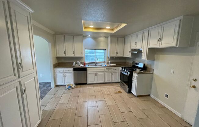 UPDATED 3 BEDROOM VICTORVILLE HOME