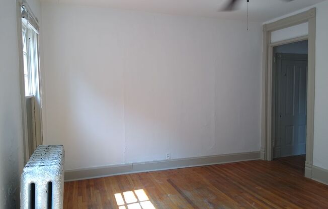 Studio, 1 bath, 550 sqft, $1,195