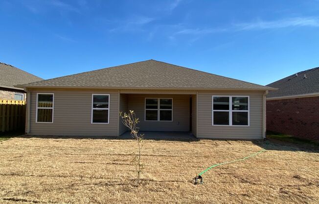 4 beds, 2 baths, $1,750