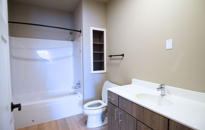 2 beds, 2 baths, 1,248 sqft, $2,750, Unit 5604-415